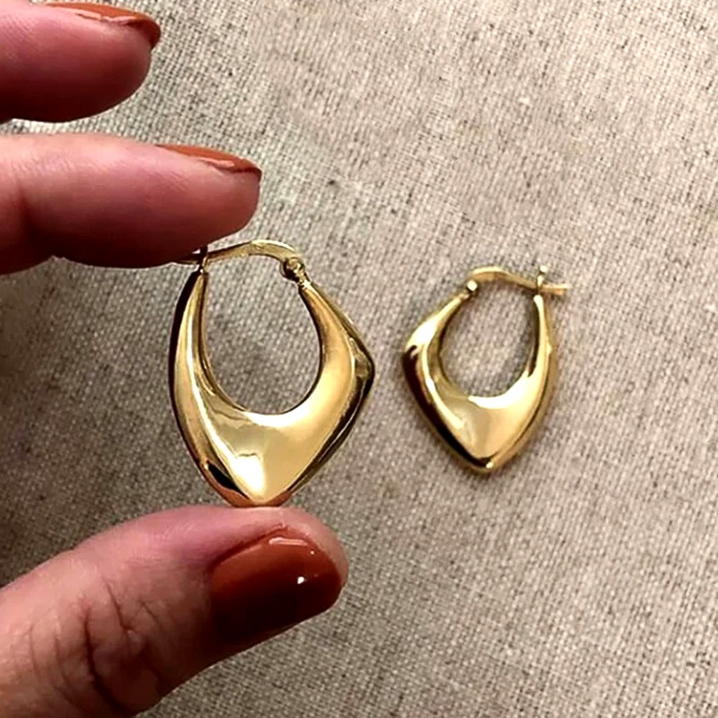 Street Fashion Outfit Girl - Minimalist Geometric Metal Hoop Earrings Huitan,