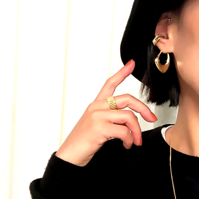 Minimalist Geometric Metal Hoo - огляд і ціна Street Fashion Outfit Girl