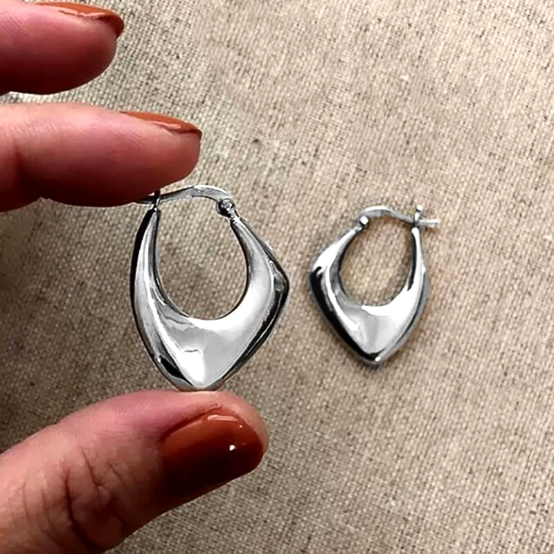 Minimalist Geometric Metal Hoo - огляд і ціна Street Fashion Outfit Girl